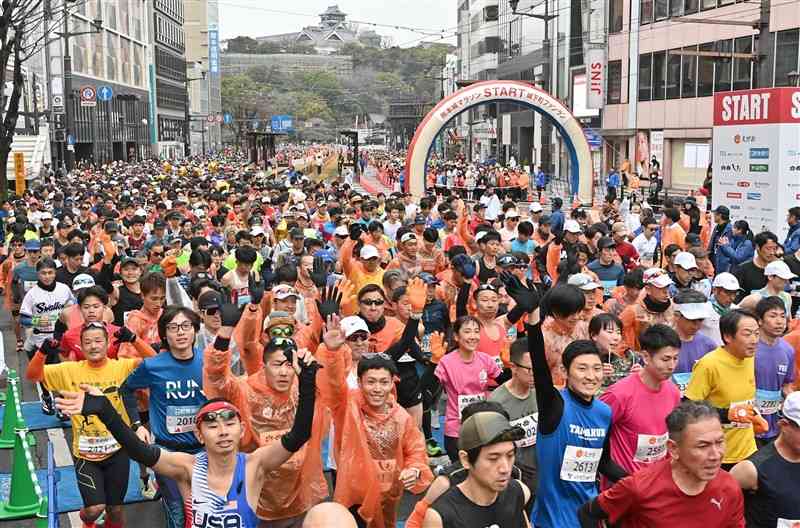 【熊本】「熊本城マラソン2025」　1万4000人走り抜ける